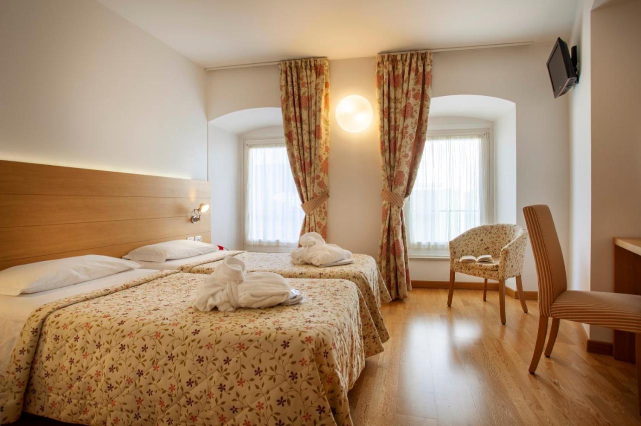 Hotel Romanda レーヴィコ・テルメ エクステリア 写真